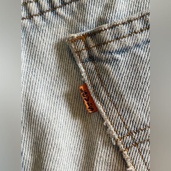 80s Vintage Light Wash Levi’s Cut off Jean Shorts - Picture 9 of 9